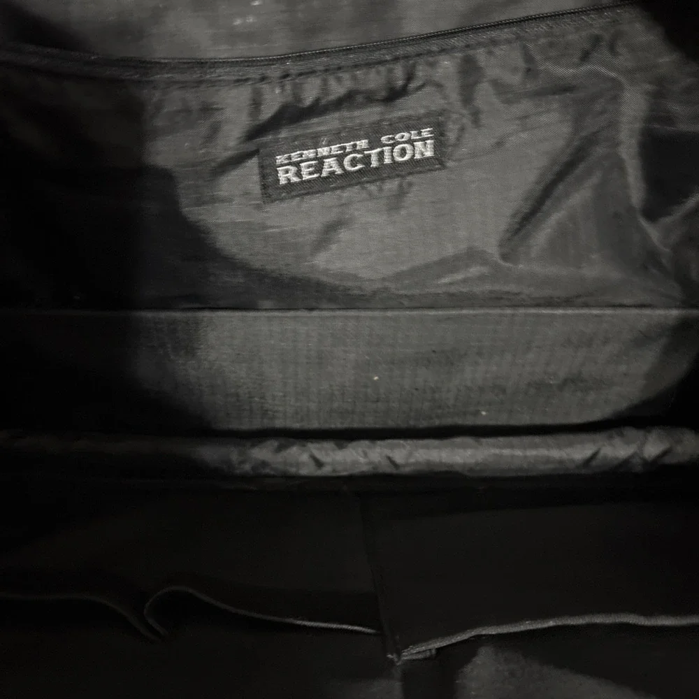 Kenneth Cole Reaction Black Duffel Overnight Travel Bag With Shoulder Strap Blk